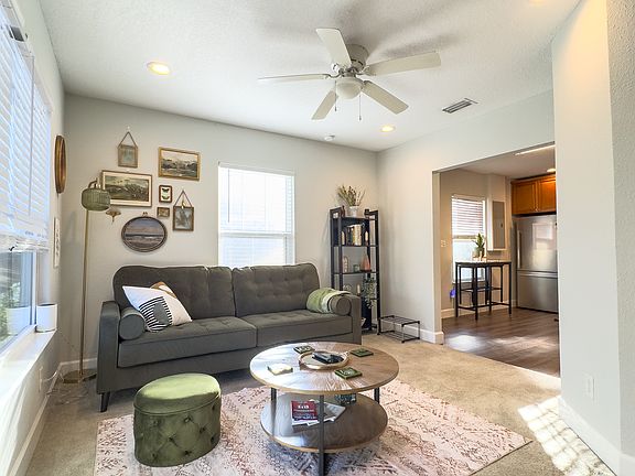 2nd image of 2856 Rosselle St #1