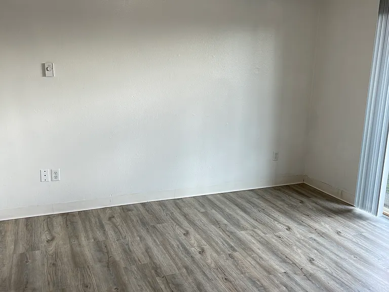Heritage Park Apartments — Photo 8