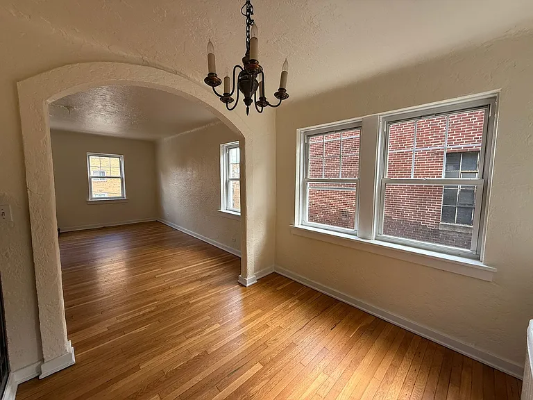 King Edward Annex Apartments — Photo 9