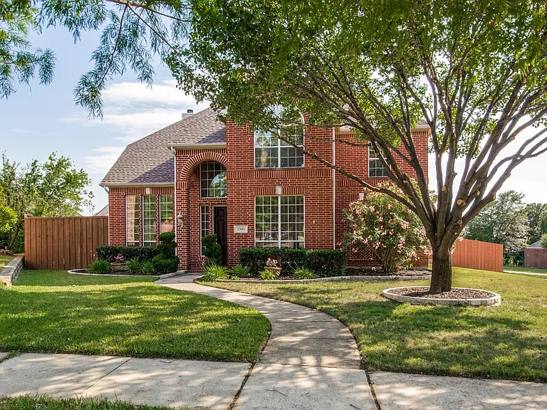 2500 Sir Tristram Ln — Photo 2