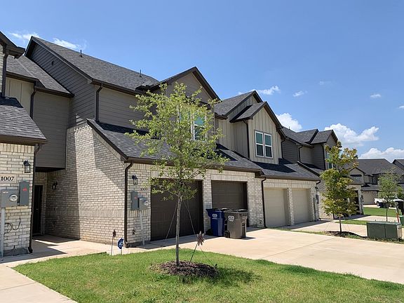 2nd image of 1011 Debby Ct