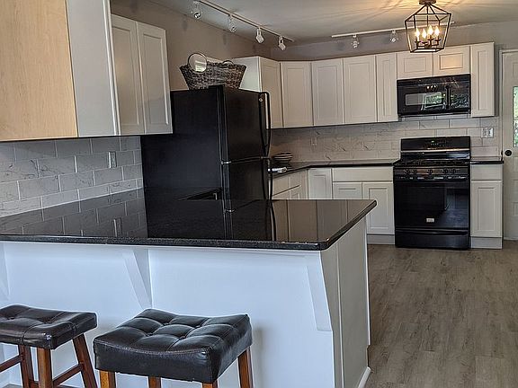 2nd image of 4449 Croissant St