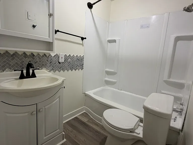 1630 9th Ave #5 — Photo 8