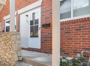 5638 W 97th St, Overland Park, KS 66207