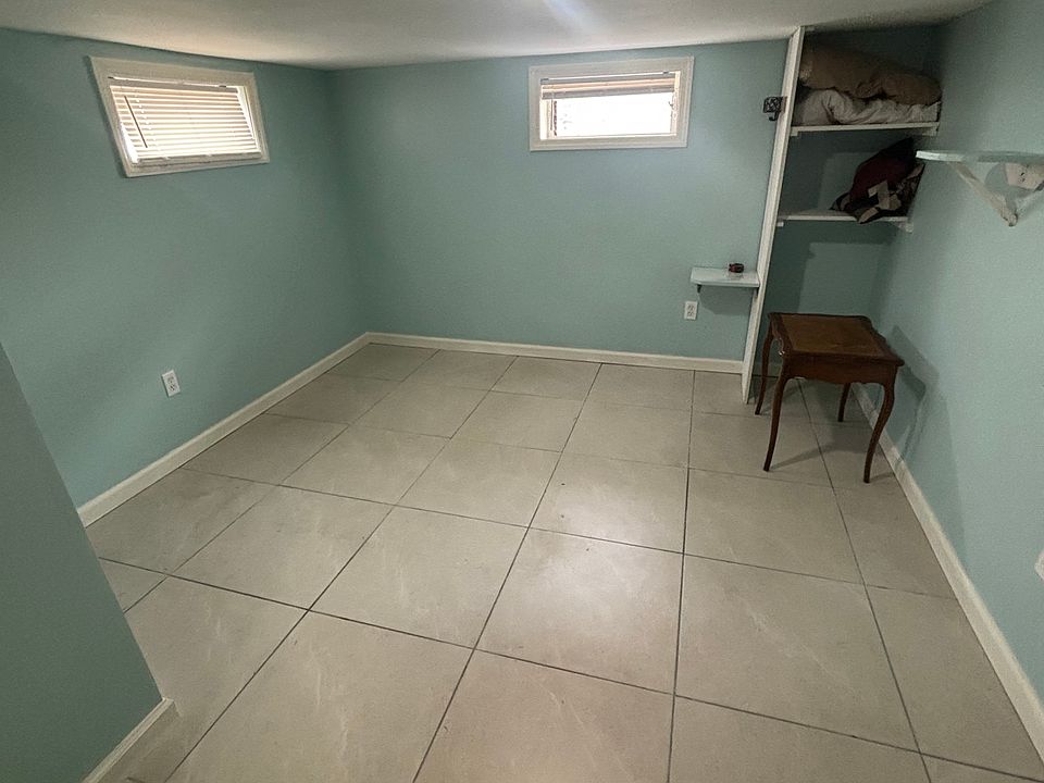 1st image of 120 Oakley Ave #1