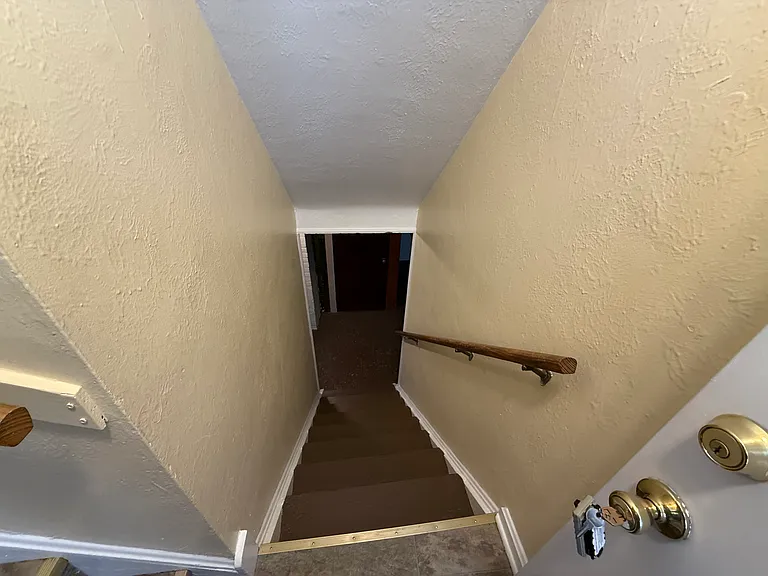 14805 Reddington Ave — Photo 7