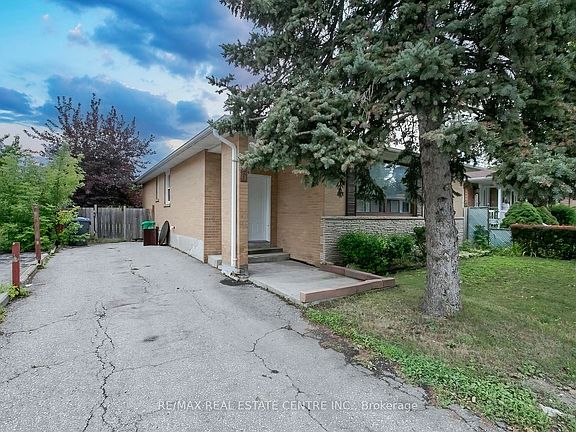 3rd image of 16 McLaughlin Rd N