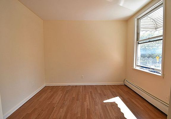 3rd image of 485 E 140th St Floor 2