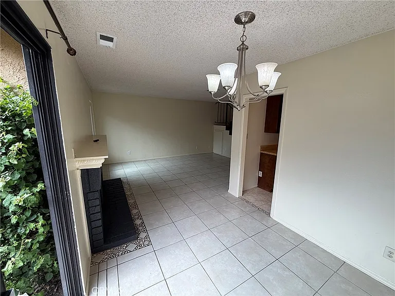 860 N Glassell St — Photo 16