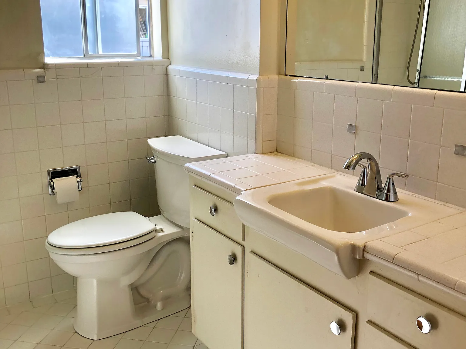 Studio, 450 sqft, $2,350 — Photo 3