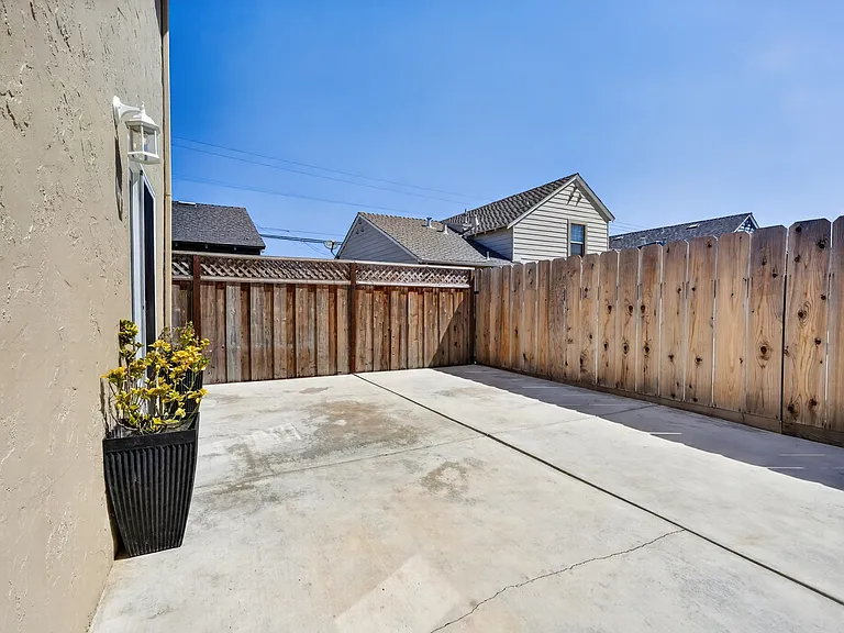 407 Riker St — Photo 26