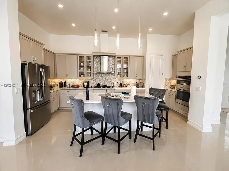 8939 Grand Prix Ln — Photo 4
