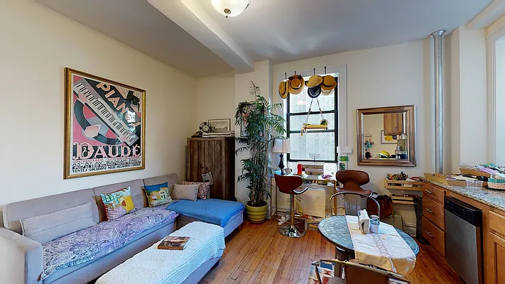 Rented by Bond New York | media 13