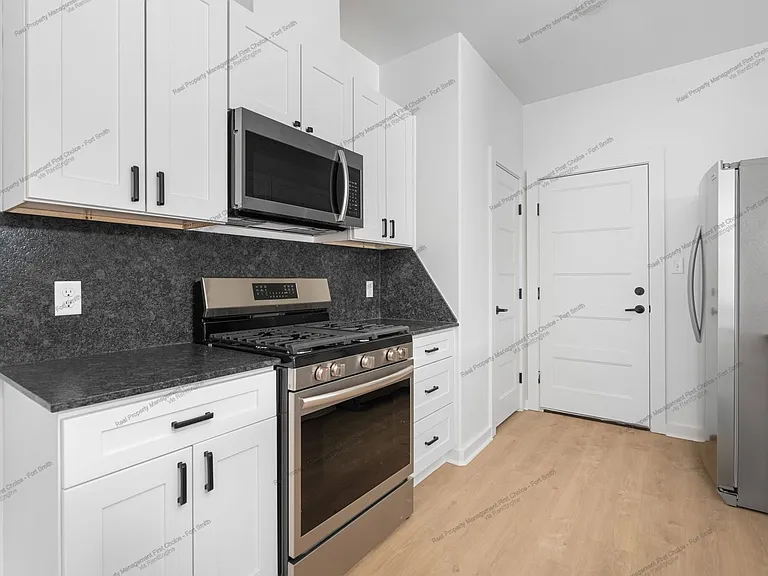 8809 Bainbridge Ct #A — Photo 11