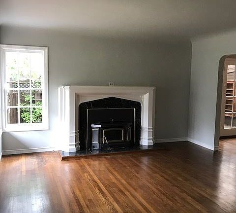 2nd image of 131 Woodsworth Ave