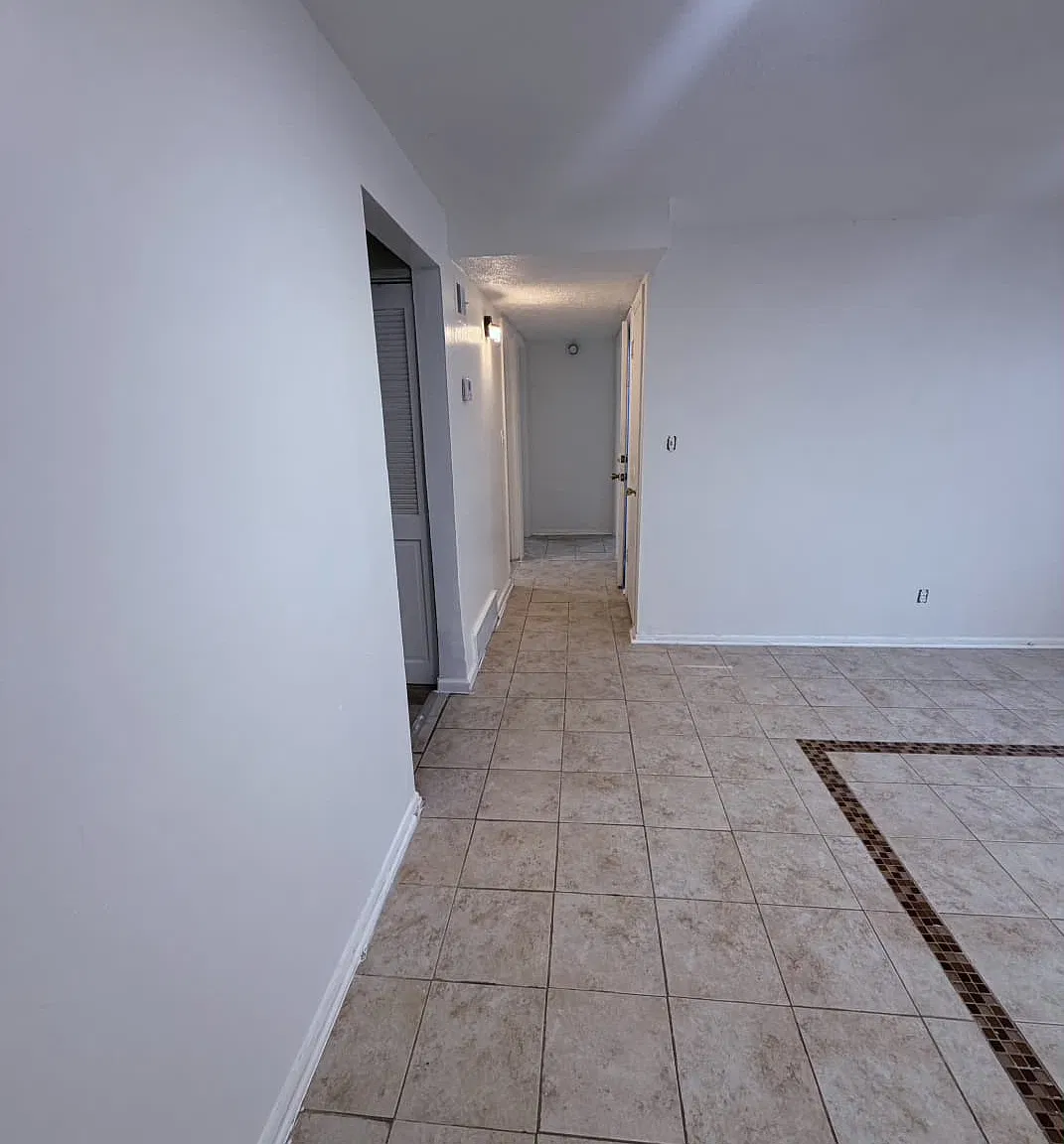 2 bed, 1.5 bath, 850 sqft, $940 — Photo 4