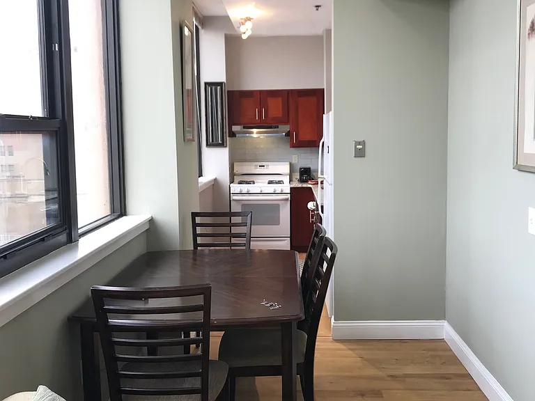 1016 Cherry St — Photo 4