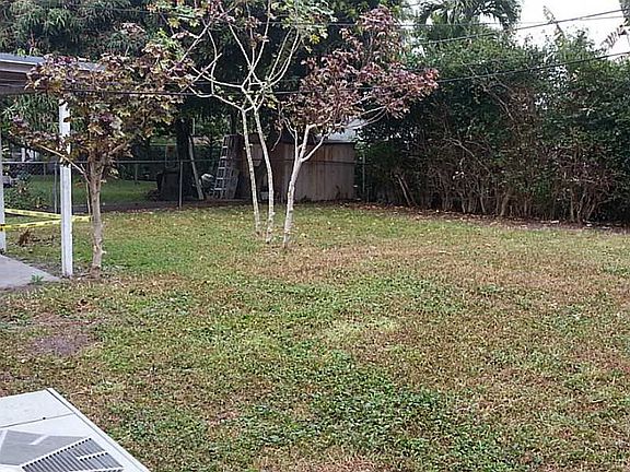 3rd image of 15605 NE 11th Ct