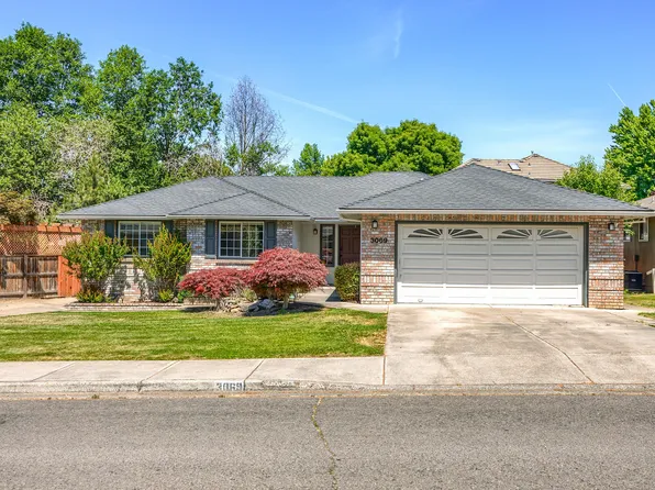 3069 Sycamore Way, Medford, OR 97504
