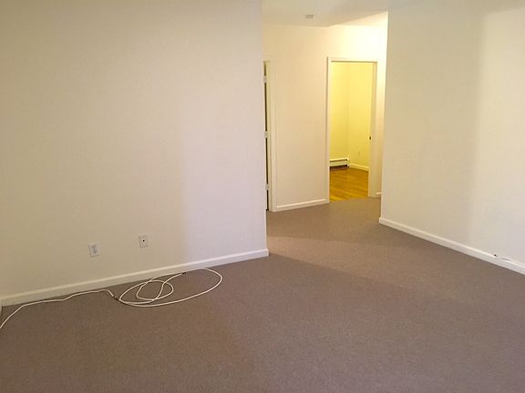 4th image of 13546 Coolidge Ave