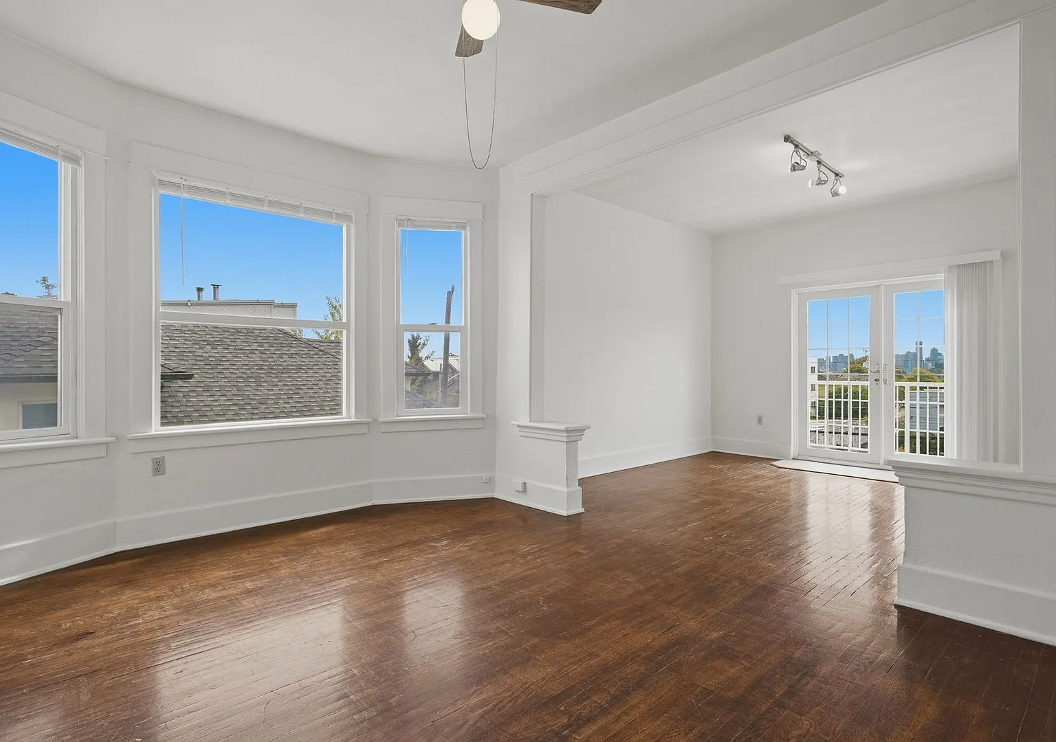 Victoria Apartments — Photo 1