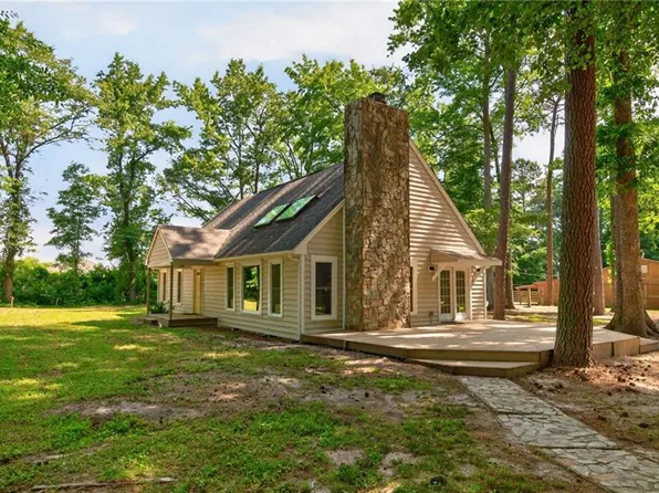 686 Princess Anne Rd, Virginia Beach, VA 23457