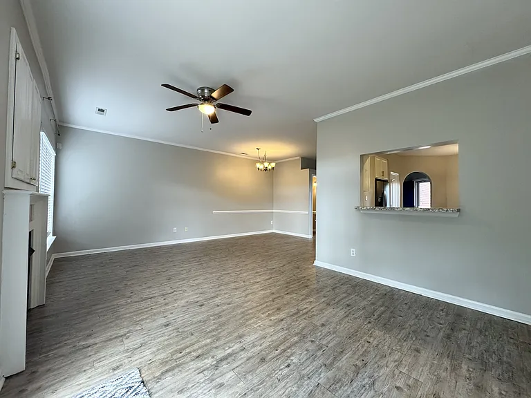 2309 Charing Cross Rd — Photo 8