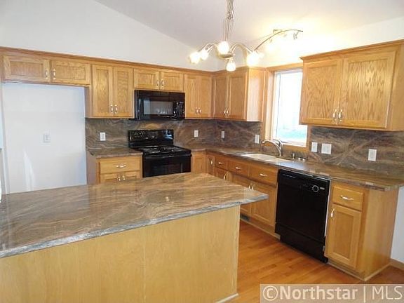 4th image of 848 103rd Ave NE