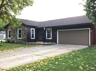 1575 Covington Dr, Oshkosh, WI 54904