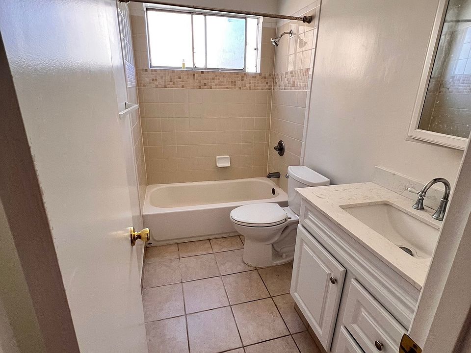 1st image of 5245 Whitsett Ave APT 9
