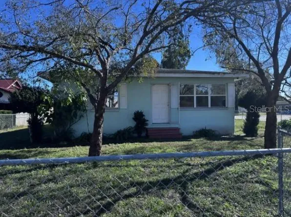 321 Ariana Ave, Auburndale, FL 33823
