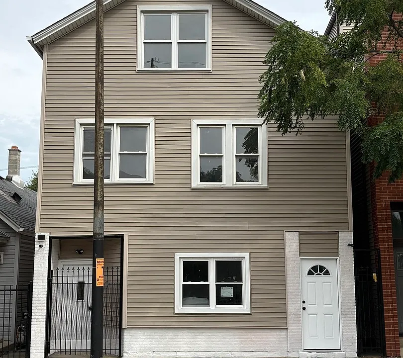 1635 N Kedzie Ave #2