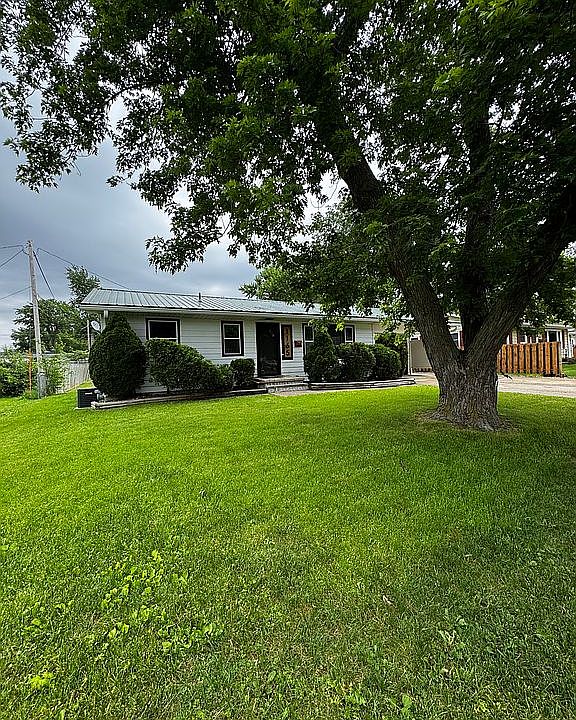 1st image of 1165 Northview Dr