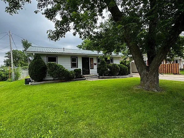 1165 Northview Dr, Marion, IA 52302