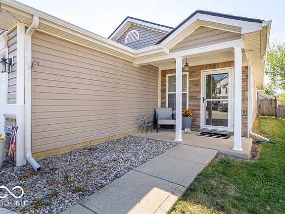3rd image of 15449 Sandlands Cir