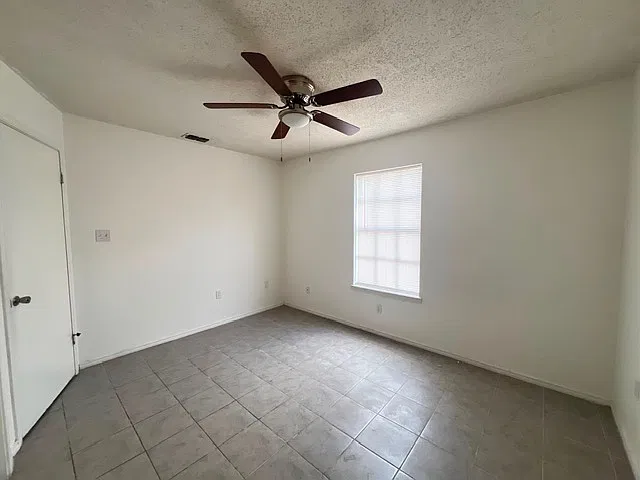 120 East Schunior Street New Owner Snj - 2 — Photo 4