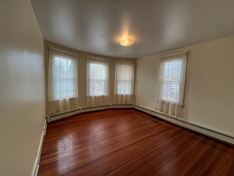 109 Holl St — Photo 6