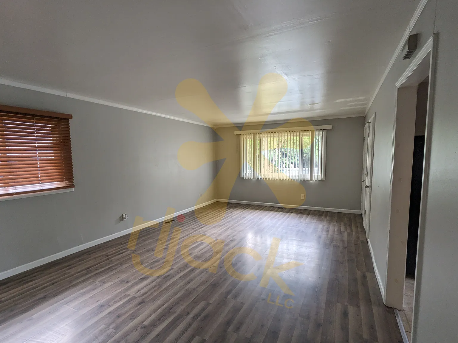 2 bed, 700 sqft, $1,100 — Photo 3