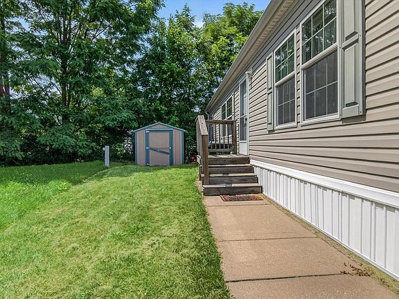 3rd image of 84 Brenner Ct