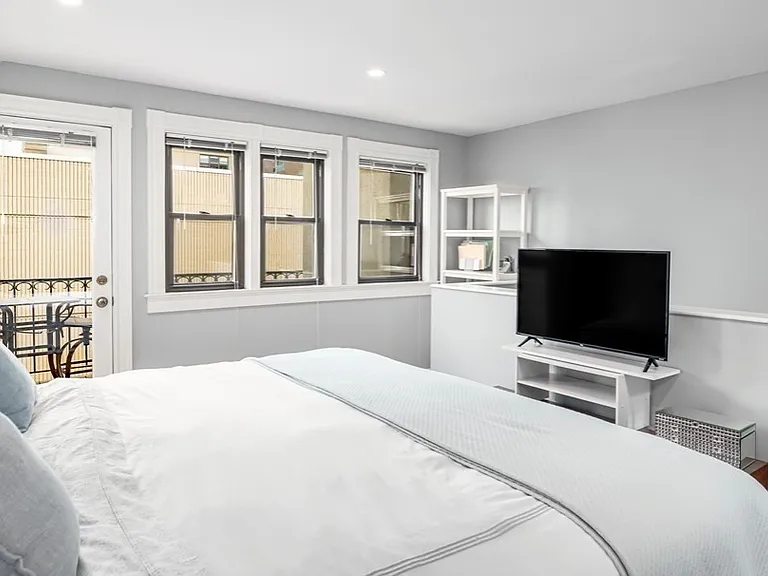120 Norway St #12 — Photo 2
