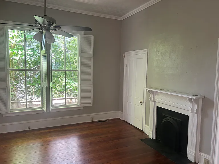 120 W Franklin St — Photo 8