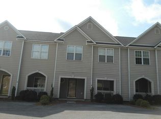 98 McCain Ln APT B, Swansboro, NC 28584
