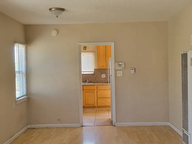 1201 S Electric Ave — Photo 2