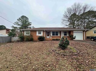 1818 Carson Ln NW, Huntsville, AL 35816