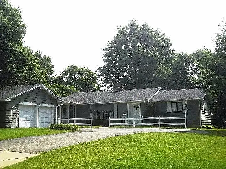 1003 S Park St photo 1
