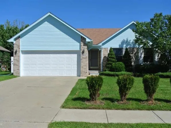 50097 Dove Ln, Chesterfield, MI 48051