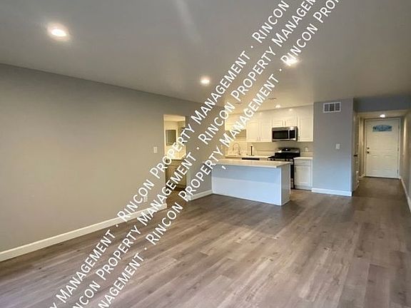 3rd image of 568 Ebbtide Cir