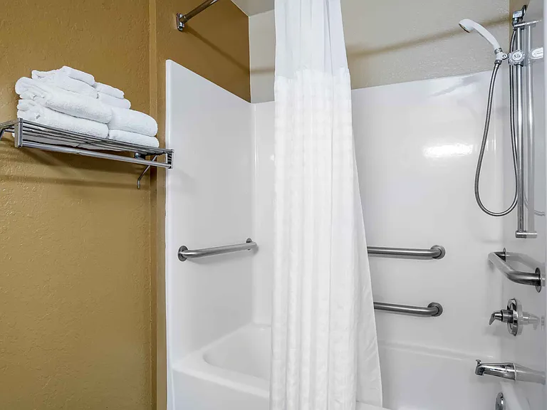 Studio Suite - 1 Queen Bed