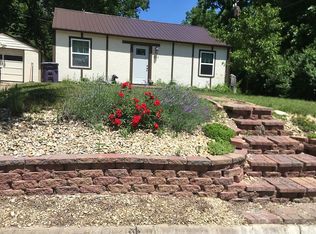 2110 Walnut Dr, Manhattan, KS 66502