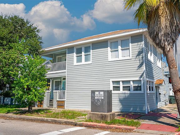 2nd image of 2902 Bernardo De Galvez Avenue